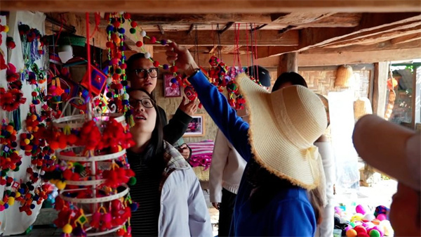 174EBEF8AD14014E5DBB9ED88F40049C687F6426_size108_w1000_h563